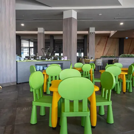 Hotel Aqua Paradise & Aqua Park 4*