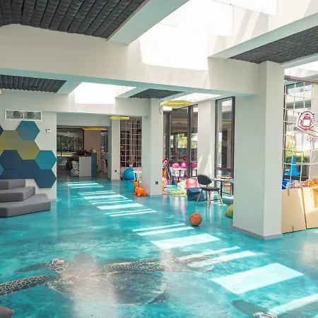 Отель Aqua Paradise & Aqua Park Несебр